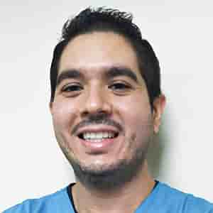 Dr. Oliver Castejón